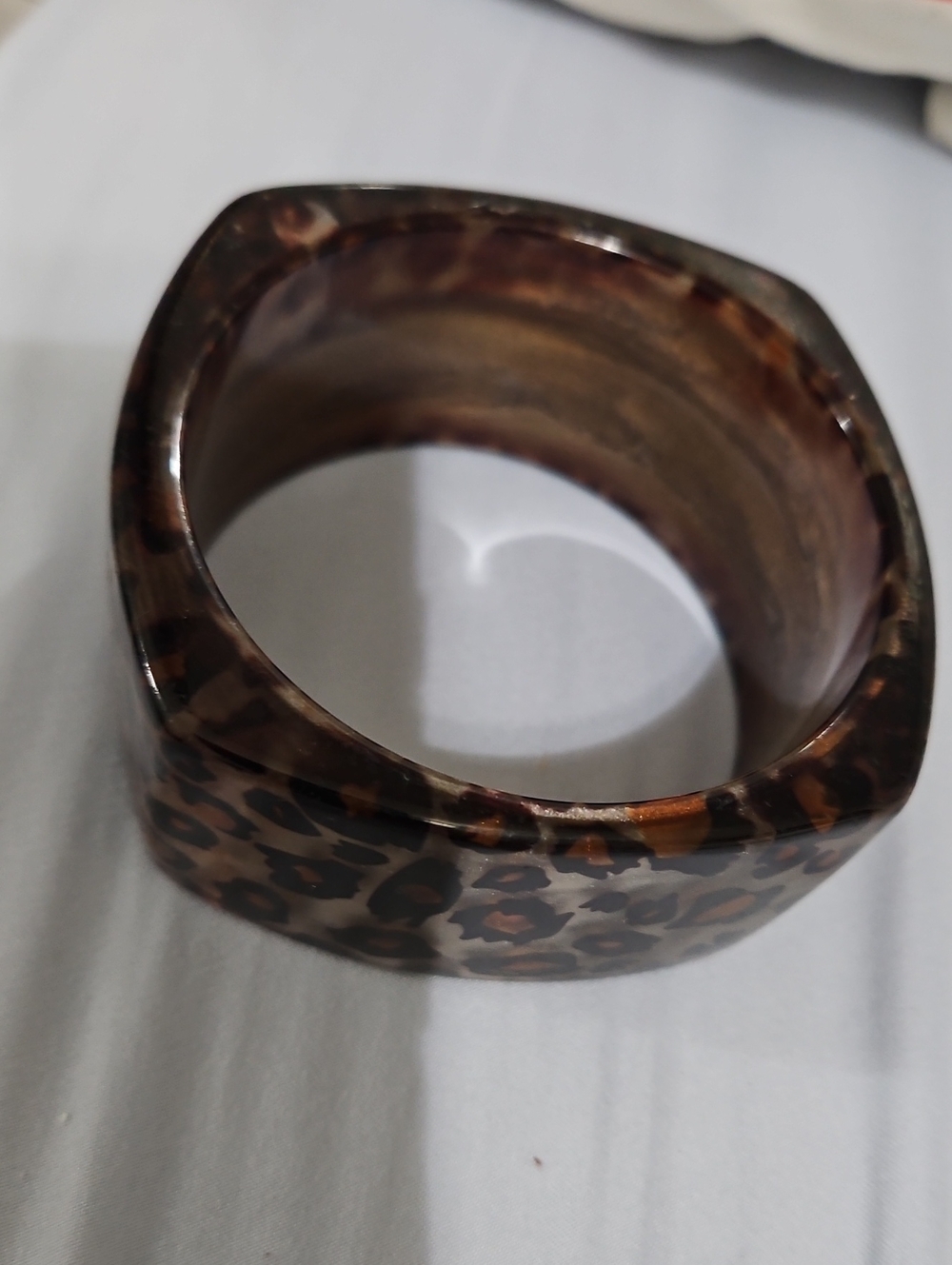 Leopard Print Resin Bangle Bracelet - Brown